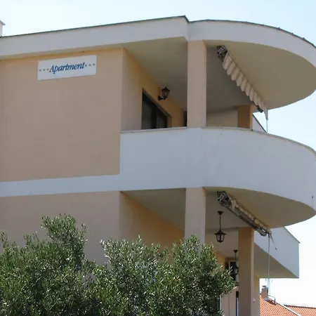 Josip Lela Apartment *